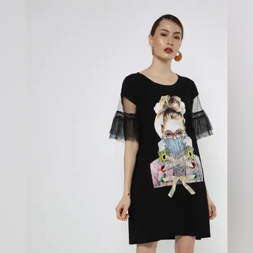 Black Graphic Print T-shirt Dress With Sheet Ruffle Sleeves